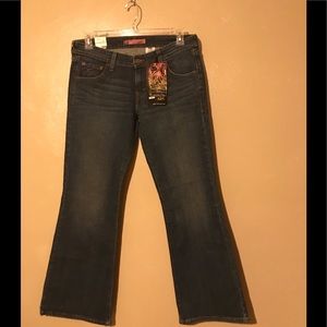 Levi’s 524 jeans . Junior 11 M. Low rise 34W  32L